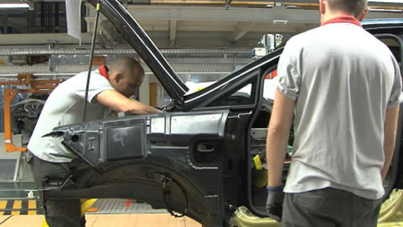 El Gobierno incentivará la compra de vehículos eficientes con una ayuda de 2.000 euros