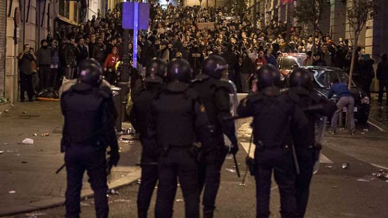 Varios miles de personas se concentran en Neptuno por tercera vez esta semana