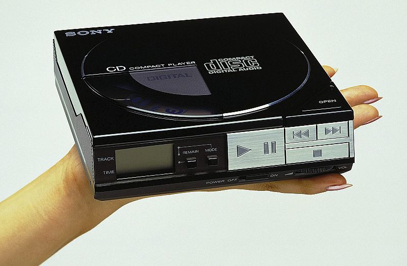 El CD, el soporte que metió el sonido digital en casa, cumple 30 años