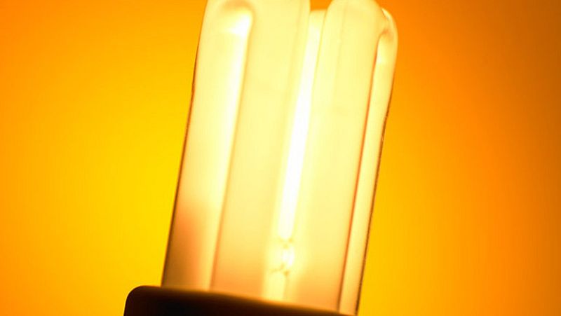 La luz baja este lunes un 2,29 % y la bombona de butano un 4,6 %