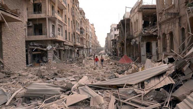 La explosión de varios coches bomba en el centro de Alepo deja al menos 48 muertos