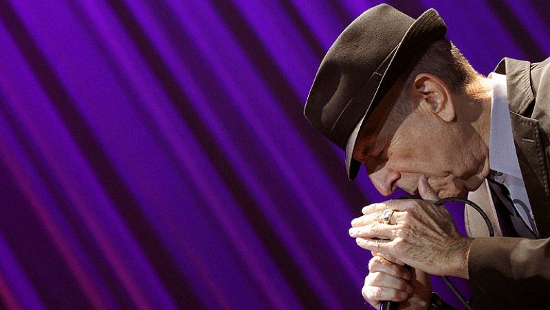 ¡Para quitarse el sombrero!: Leonard Cohen pone a Madrid en pie