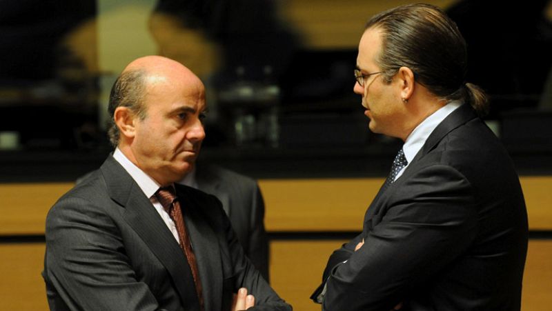 De Guindos resta importancia a las previsiones del FMI: "No están escritas en bronce"