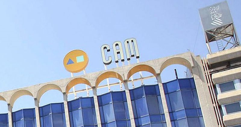 El Banco Sabadell y los sindicatos acuerdan reducir la plantilla de la CAM en 1.250 personas