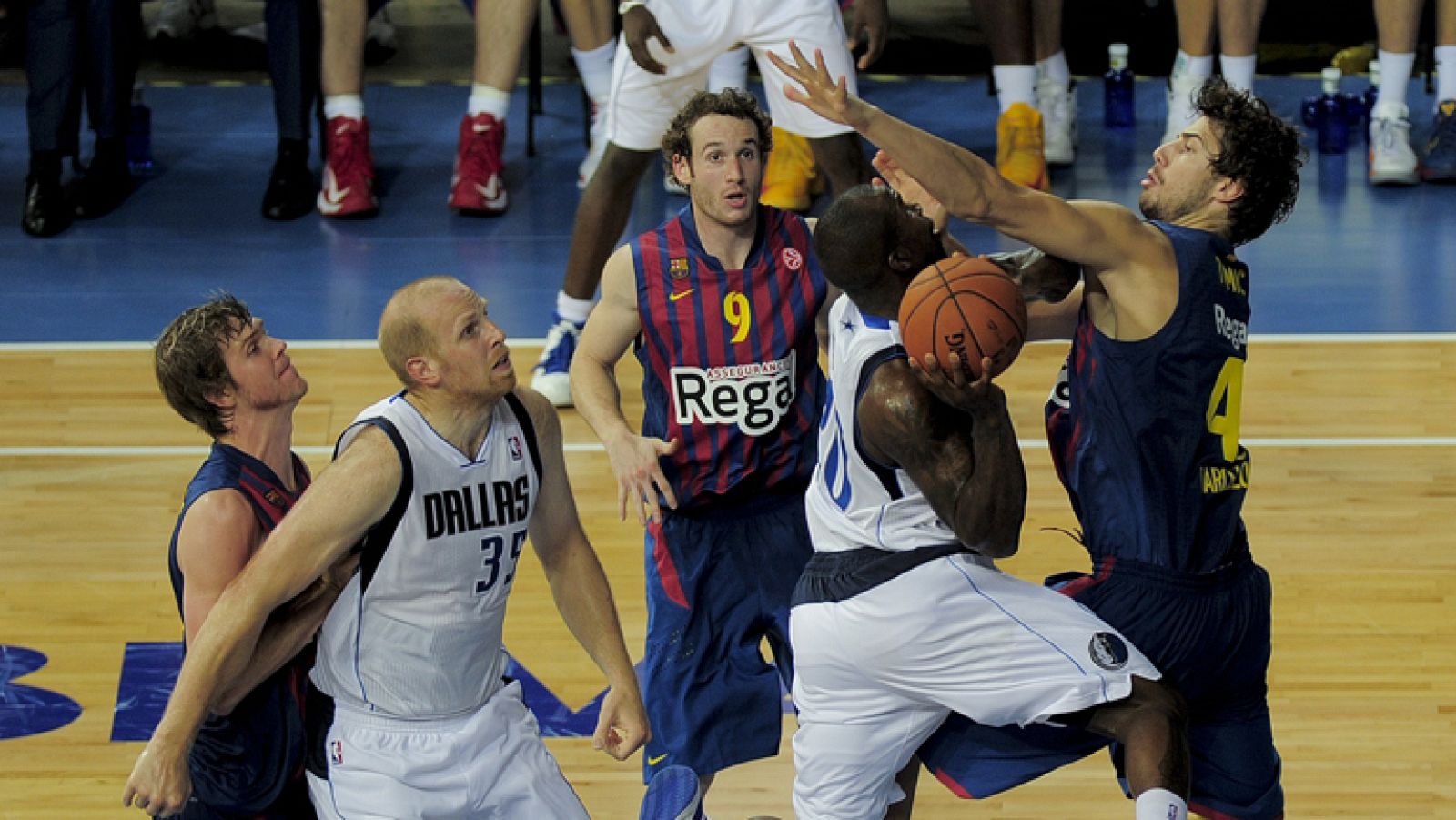 El Regal Barça se impone 99-85 a los Dallas Mavericks