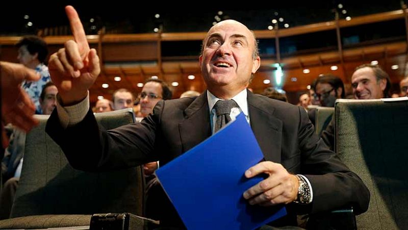 Guindos replica al PSOE que si llaman rescate al programa del BCE, Zapatero también lo pidió