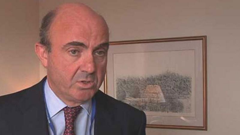 De Guindos no descarta la posibilidad de revisar los objetivos de déficit