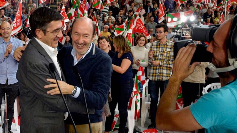 Rubalcaba le pide a Rajoy que trate a Merkel con "igual dureza" que a parados y pensionistas