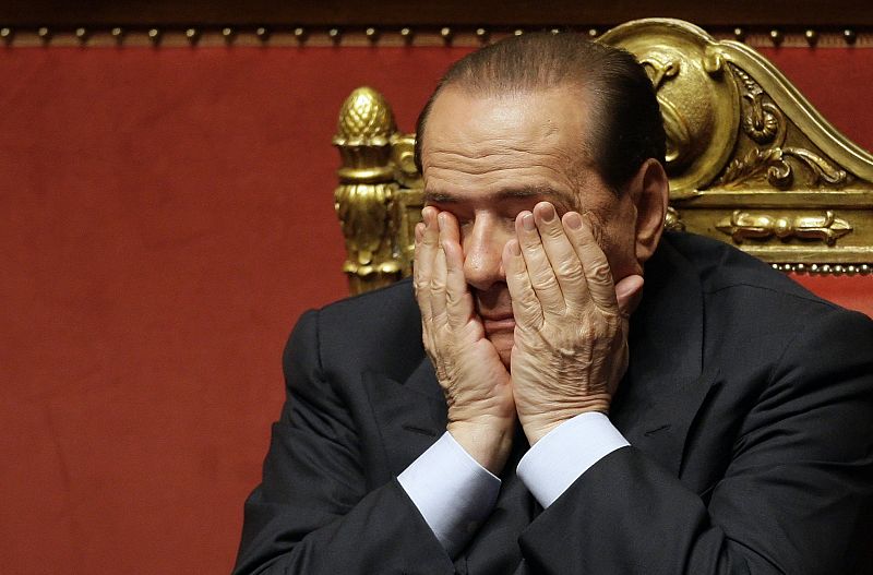 Guerra abierta por la inmigración entre Berlusconi y el "Gobierno rosa" de Rodríguez Zapatero