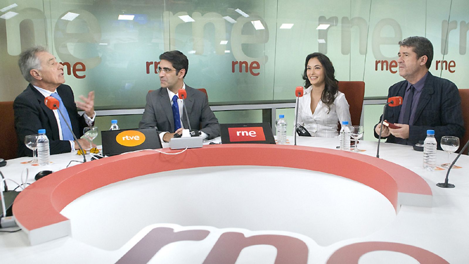 RNE inaugura sus nuevos estudios, con un diseño vanguardista y la tecnología más avanzada | Ver