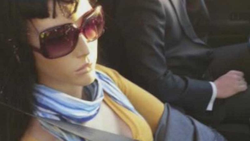 "Cazan" a un conductor en Madrid con un maniquí para usar el carril de alta ocupación de la A-6