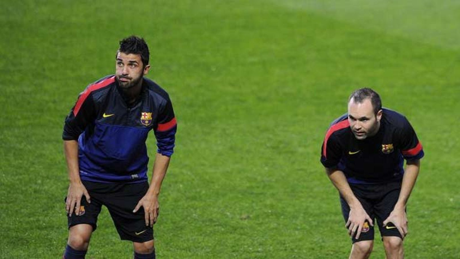 Ni con el parón liguero el Barça ha podido recuperar a los lesionados. Así que Tito Vilanova sigue en la misma tesitura, osea sin Piqué, Puyol y Alves y haciendo encaje de bolillos para recomponer su defensa. El liderato de la Liga pasa por Riazor.