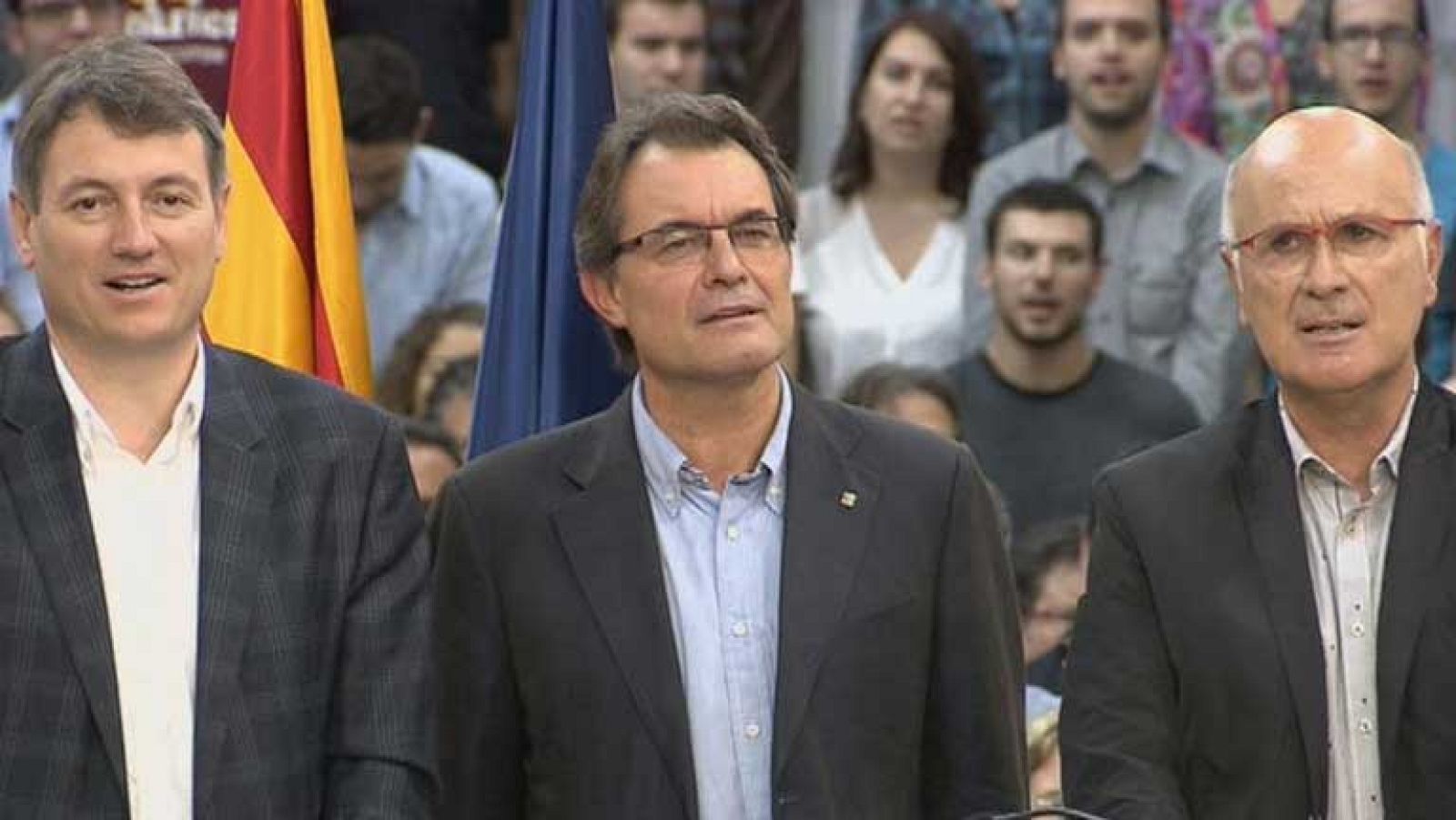 Los alcaldes y concejales de CiU muestran su apoyo a Artur Mas