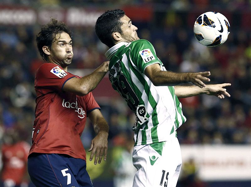 Osasuna vuelve a ser colista de Primera al empatar con el Betis