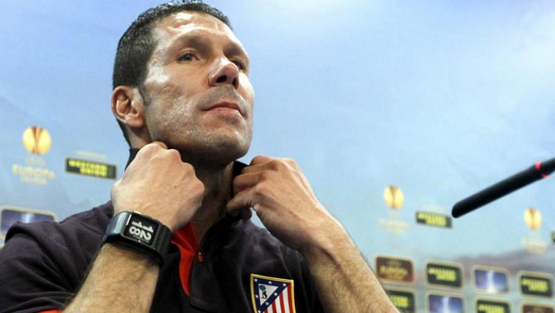 Simeone: "Falcao no tiene nada que envidiar a Messi y Cristiano"