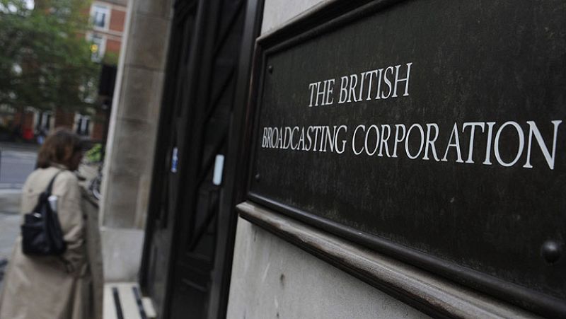 Cameron anuncia que la Fiscalía revisará el caso de abusos del expresentador de la BBC