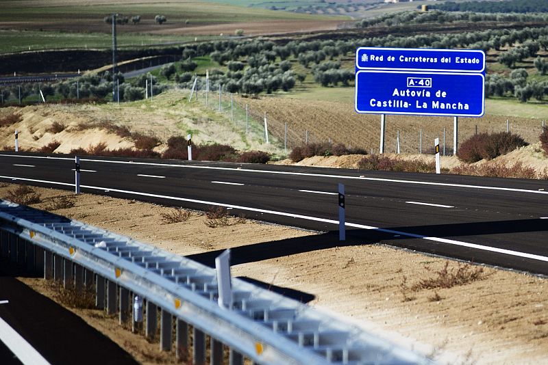 Las autopistas de peaje derrapan y pierden el control de sus deudas