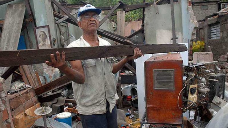 El huracán "Sandy" causa estragos en Santiago y Holguín a su paso por Cuba