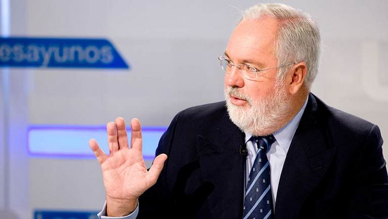 Cañete defiende la actuación del Gobierno en el Prestige: no tuvo la culpa de que se partiera