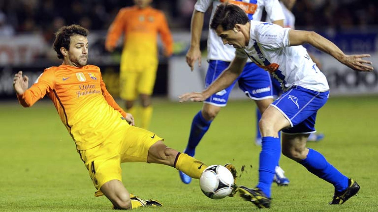 El Barcelona no se dejó sorprender en Vitoria y dejó resuelta prácticamente la eliminatoria de Copa del Rey al derrotar al Alavés por 3-0.  David Villa abrió la cuenta y ya lleva cinco goles, cuatro en Liga, uno en Copa, a pesar de los pocos minutos
