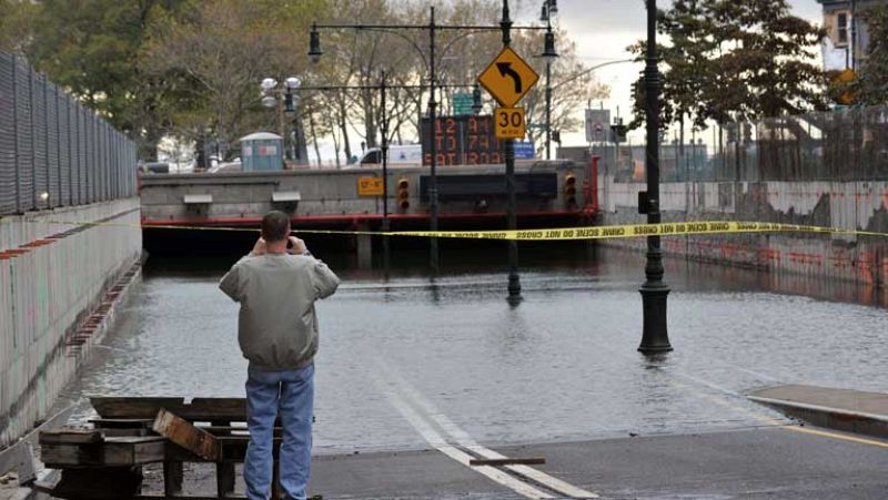 Nueva York vuelve a la normalidad con la apertura de la bolsa y el anuncio del retorno del metro