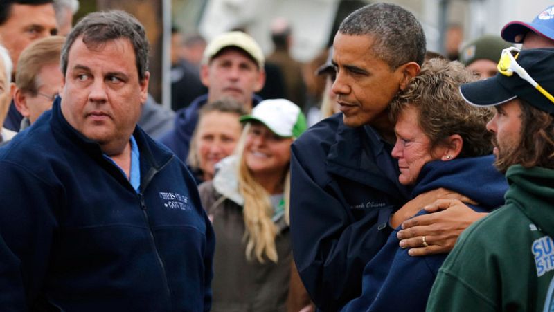 Obama impulsa su reelección en el ojo del huracán