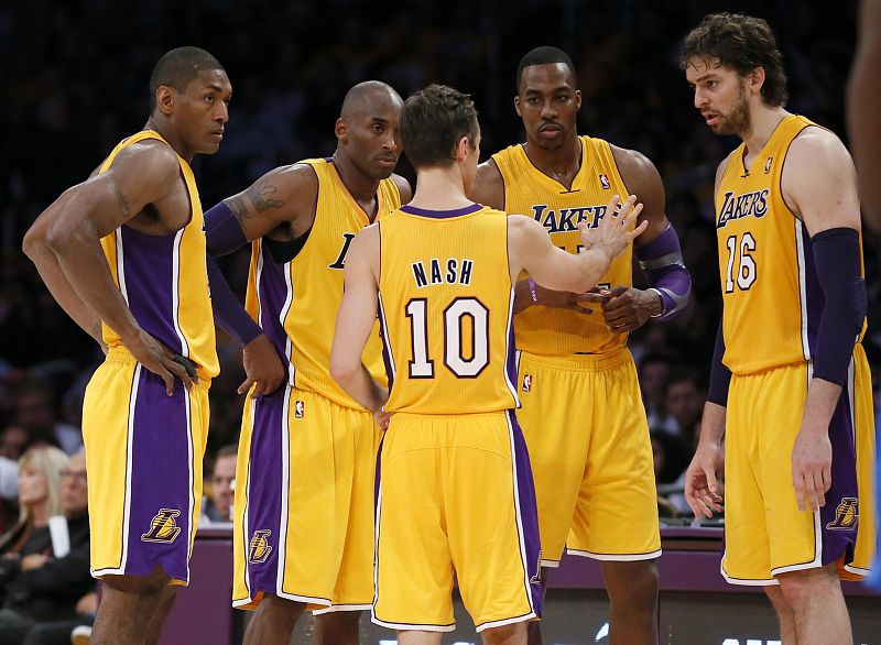 Los Lakers abusan de Detroit y logran su primera victoria de la temporada (108-79)