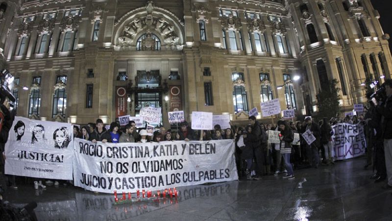 Las familias y amigos de las víctimas del Madrid Arena piden 'juicio y castigo' a los responsables