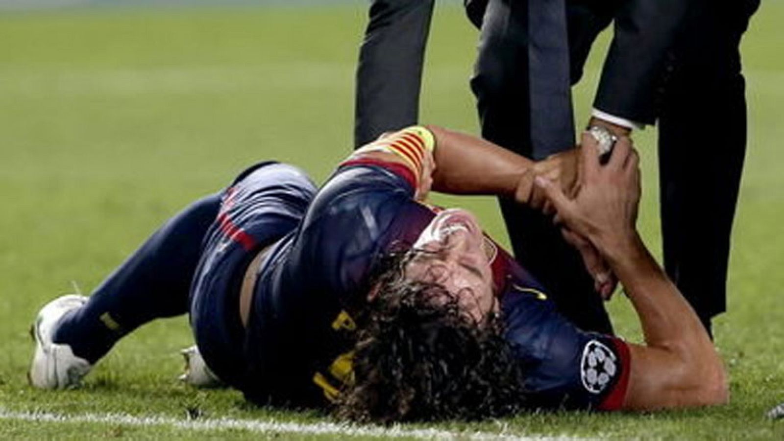 Y de cara a la Liga, el líder Barça visitará el domingo Mallorca y quizás lo haga con Puyol en la convocatoria. El capitán azulgrana ha sido la gran novedad en el entrenamiento de hoy ya que ha vuelto a trabajar con el grupo tras la luxación de codo