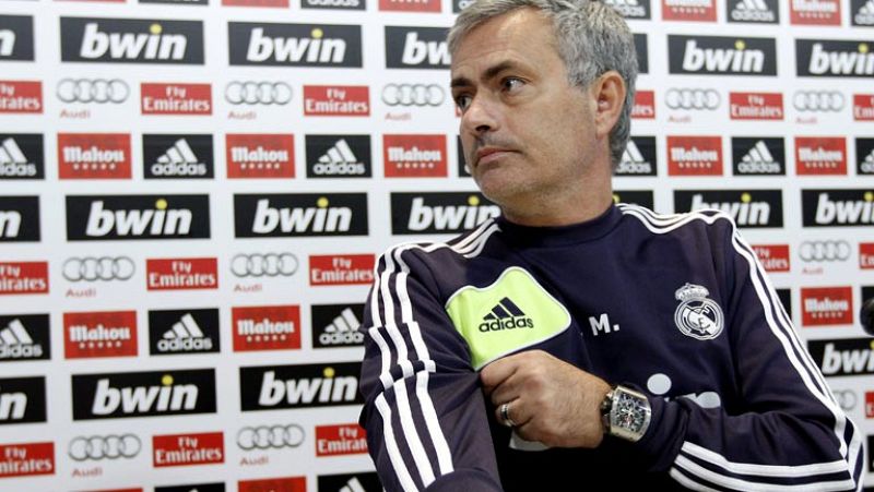 Mourinho ante el Levante: "En ataque juegan Cristiano, Di María, Callejón y Özil"