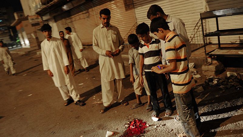 Karachi se desangra con una nueva ola de atentados que deja 29 muertos