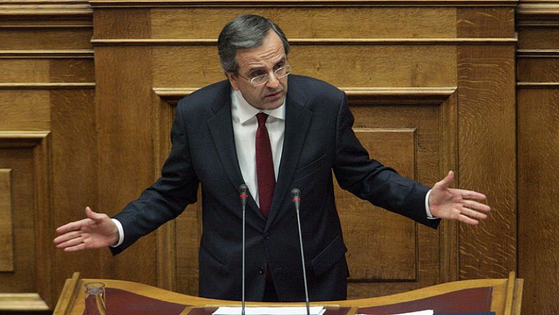 El parlamento griego aprueba un presupuesto para 2013 con un recorte de 9.500 millones de euros