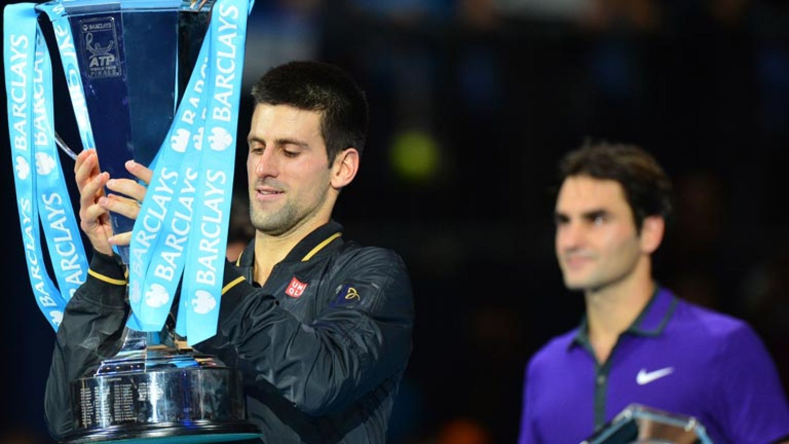 Novak Djokovic se hace 'Maestro' frente al 'Maestro' Federer