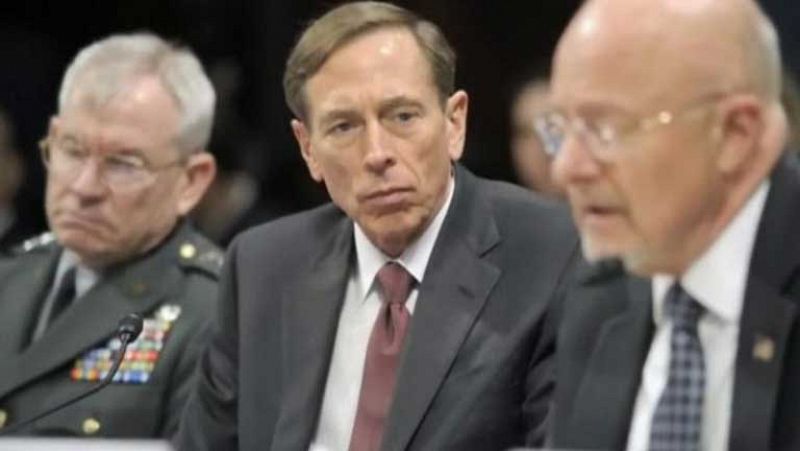 El escándalo del exdirector de la CIA salpica al jefe de la misión de la OTAN en Afganistán