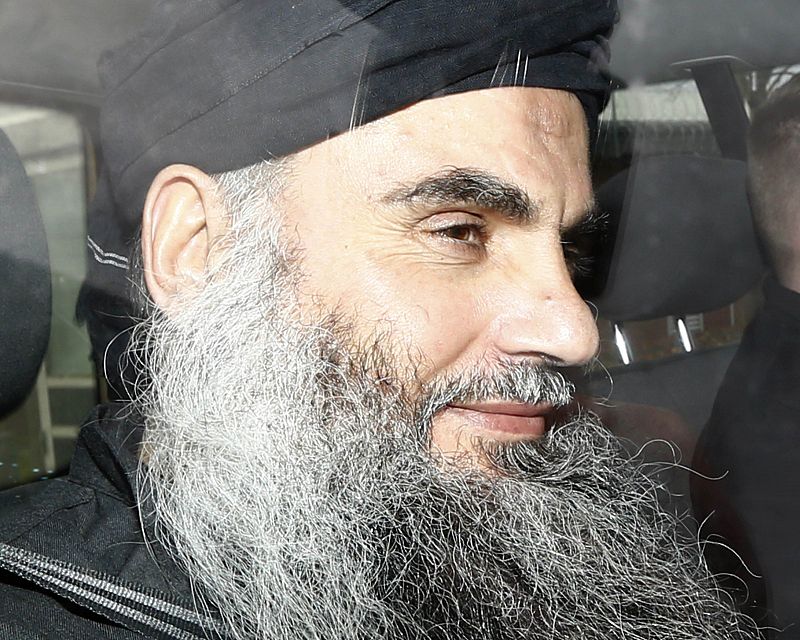 El clérigo islamista Abu Qatada sale en libertad condicional de una prisión de Reino Unido