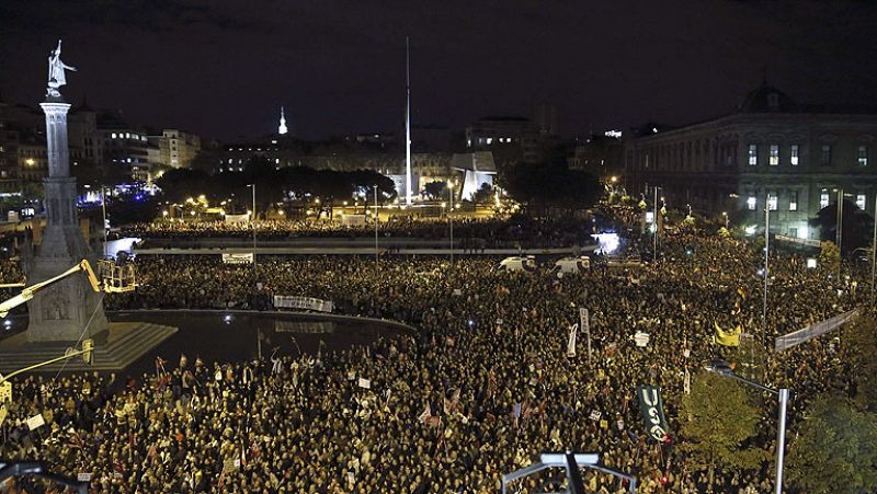 Cientos de miles de personas se manifiestan en toda España para cerrar la huelga del 14-N