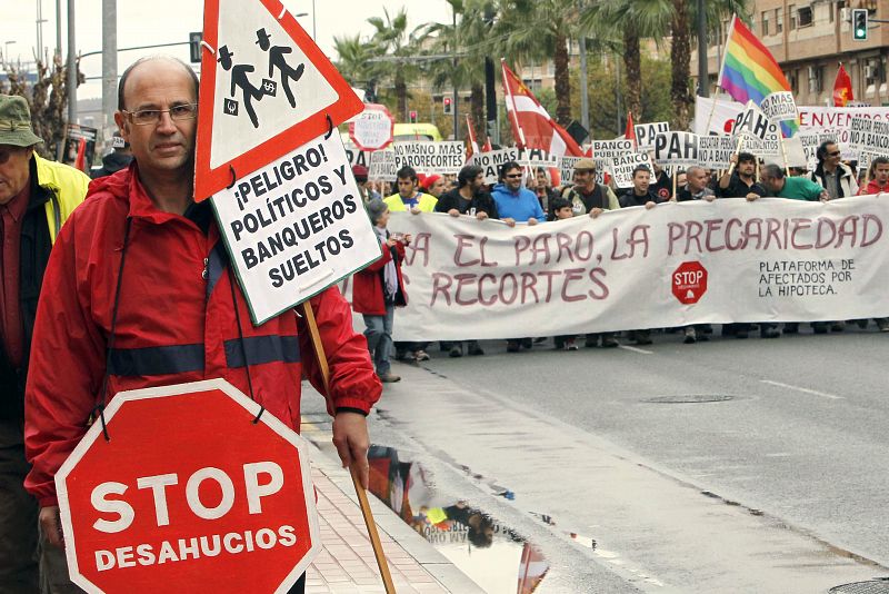 Más de 20 millones de personas en España viven en precariedad, según técnicos de Hacienda