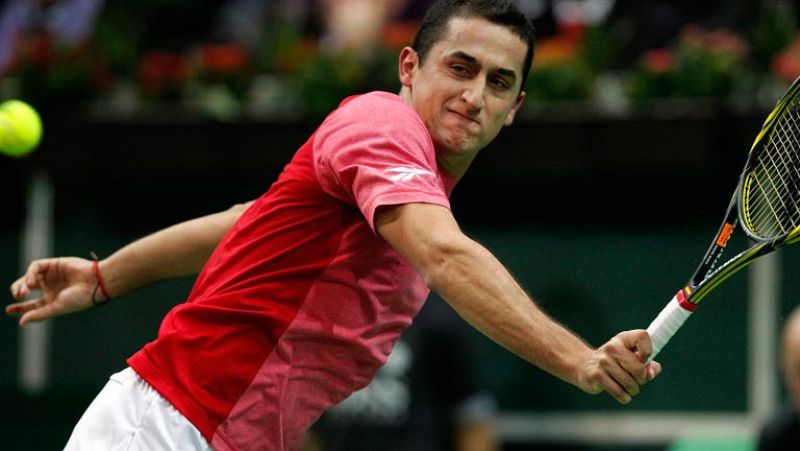 Almagro lleva al límite a Berdych, que empata la final de la Davis