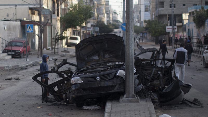 Los bombardeos en Gaza después de medianoche frustran las posibilidades de un alto el fuego