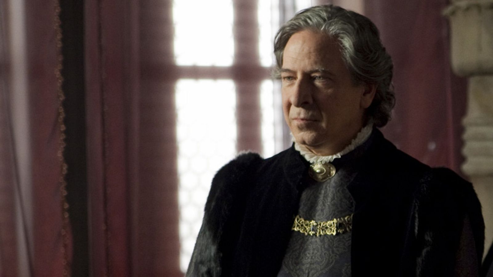 Isabel - Los Mendoza cambian de bando y la Historia