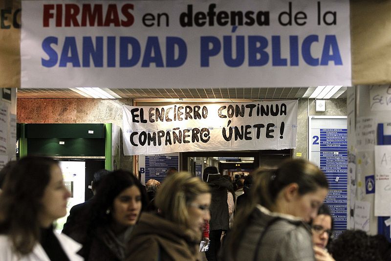 Quejas por consultas pospuestas y cortes de tráfico por la huelga en la Sanidad de Madrid