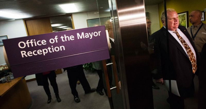 Sorpresa en Canadá por la decisión de un juez de ordenar el cese del alcalde de Toronto