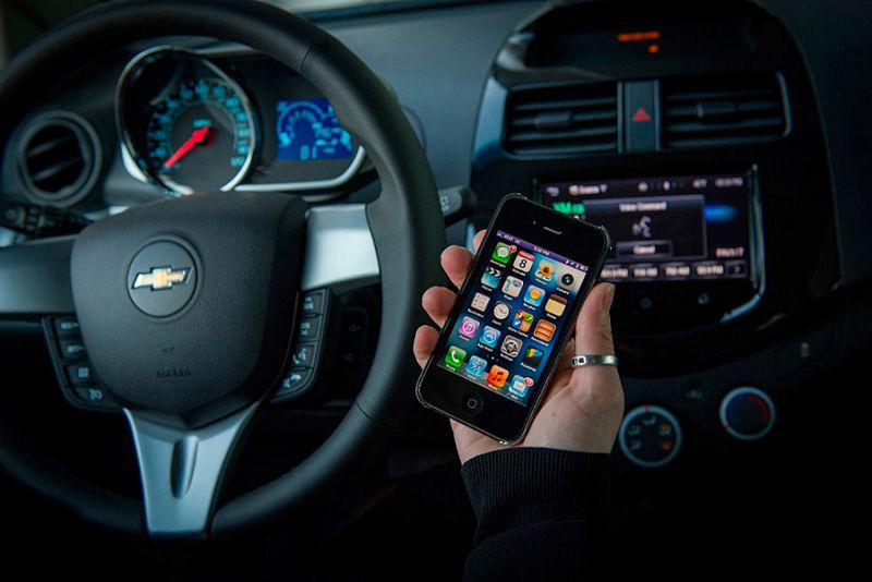 Teléfonos móviles con "ojos libres" para no despistarse al volante