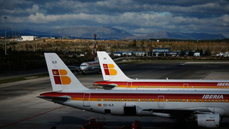 Los sindicatos anuncian seis jornadas de huelga en Iberia contra los despidos antes de Navidad