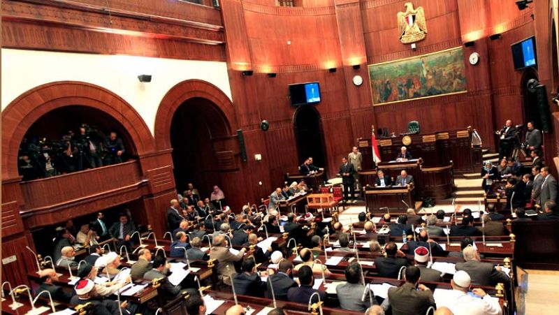 La Asamblea Constituyente de Egipto aprueba el proyecto para una nueva constitución