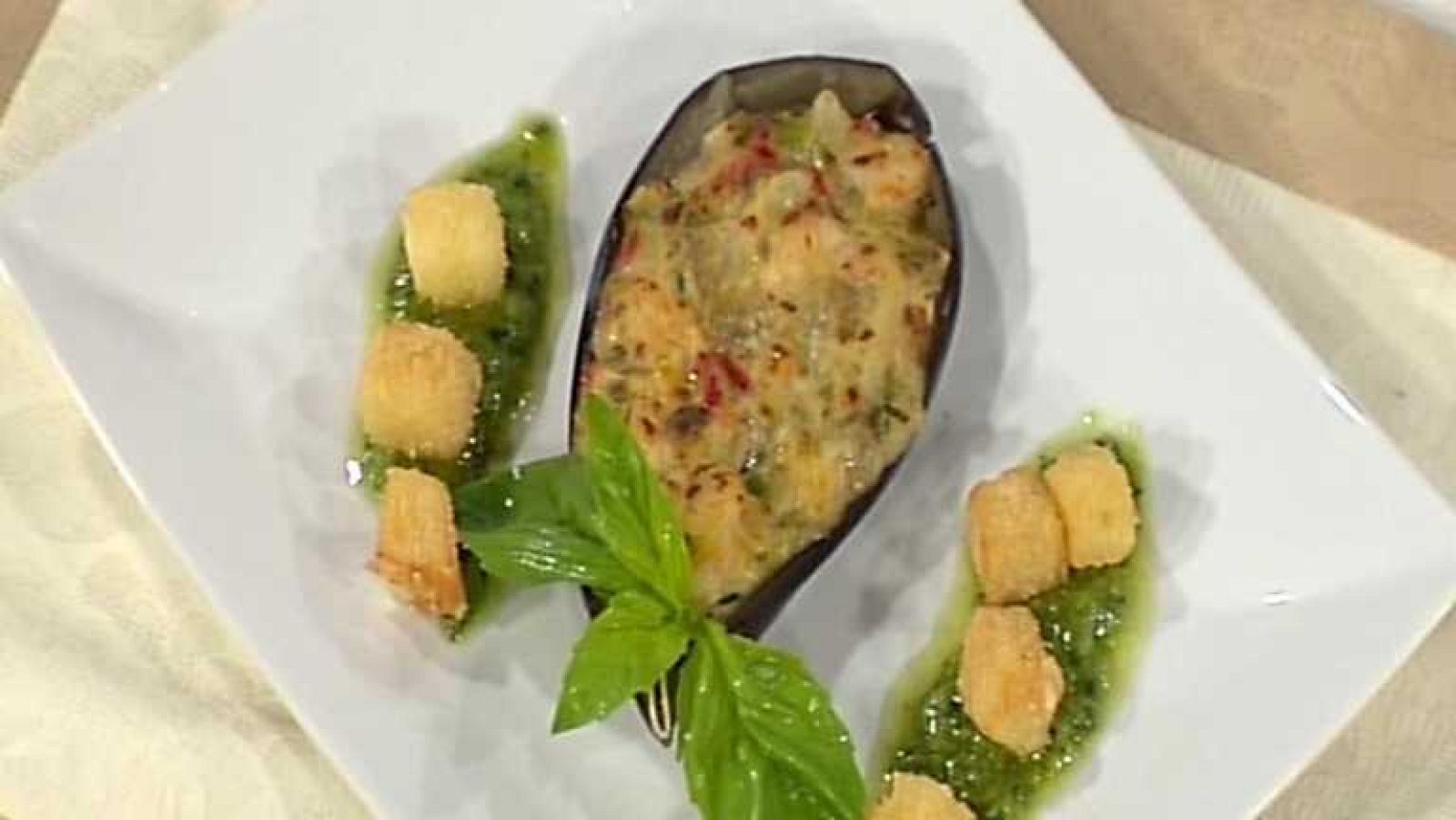 Cocina con Sergio - Berenjenas rellenas de gambas al pesto  - ver ahora