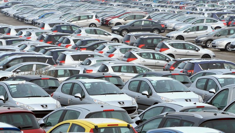 Las ventas de coches caen un 20,3% en noviembre respecto a 2011 a pesar del plan PIVE