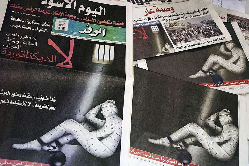 Los periódicos opositores egipcios no salen a la calle como protesta por la Constitución
