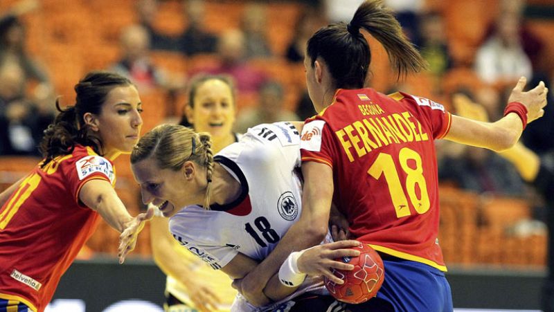 España debuta con victoria en el Europeo femenino de balonmano