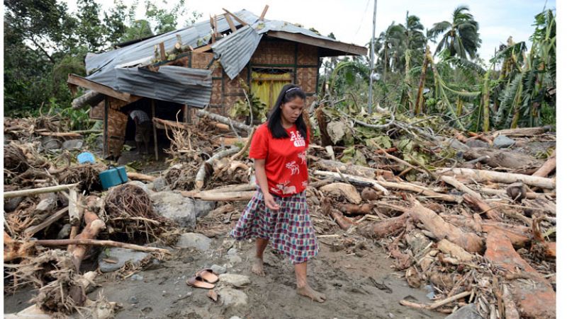 Aumenta a 325 el número de muertos por la devastación del 'Bopha'